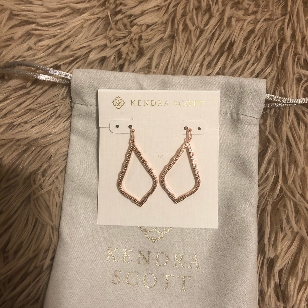 Kendra Scott Sophia drop earrings